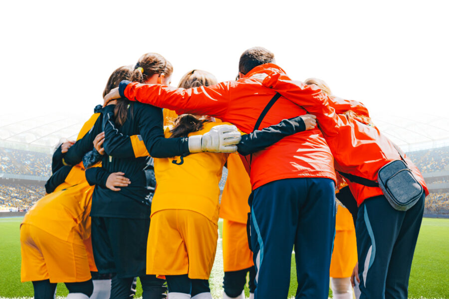 PartnershipPage_Image-Teamwork Team Huddled up.